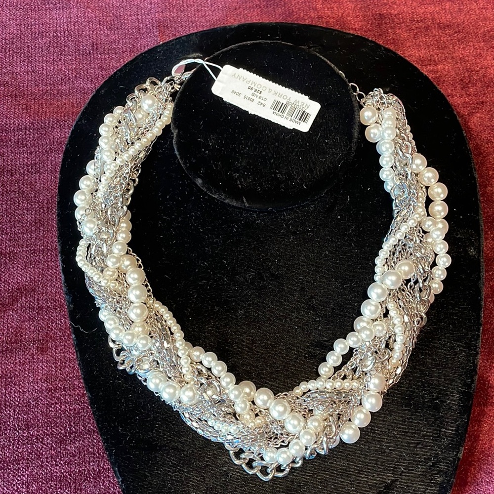 NWT silver and fake pearl necklace with adjustable clasp